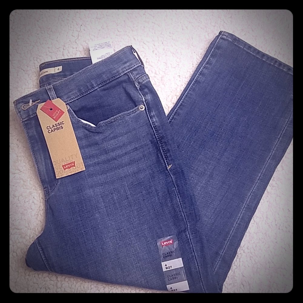 Levi's jean capris